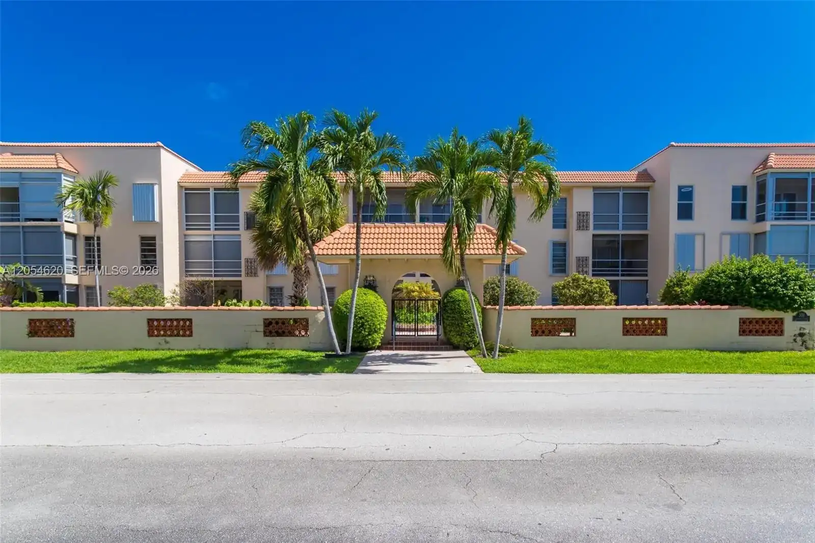 331 SW 8th St # 3F, Boca Raton FL 33432