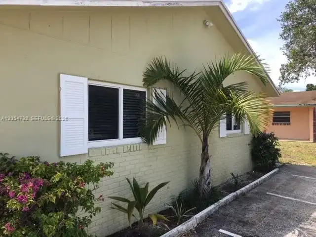 2407 SW 42nd Ave # B, Fort Lauderdale FL 33317