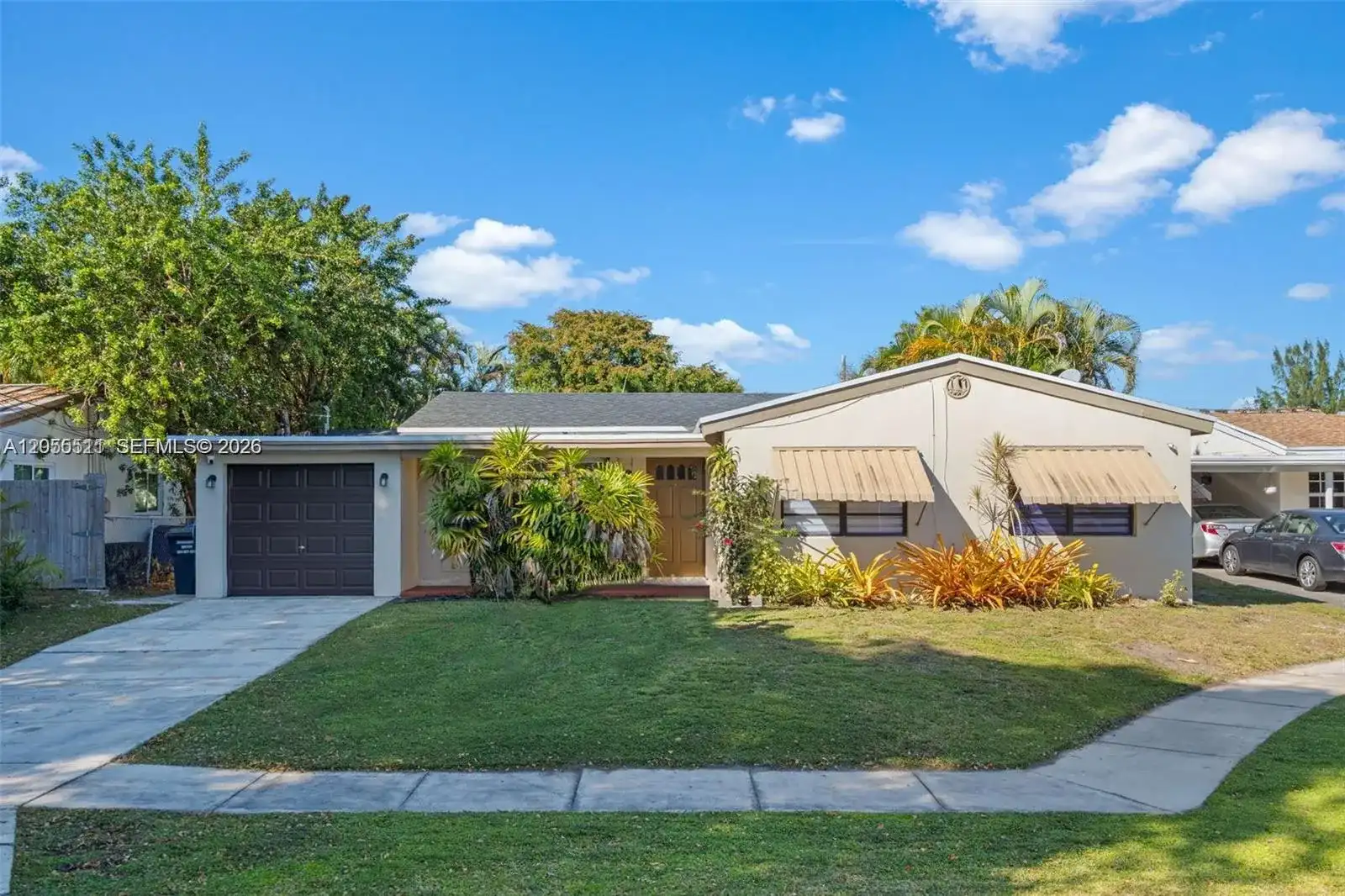 3035 Hayes St, Hollywood FL 33021