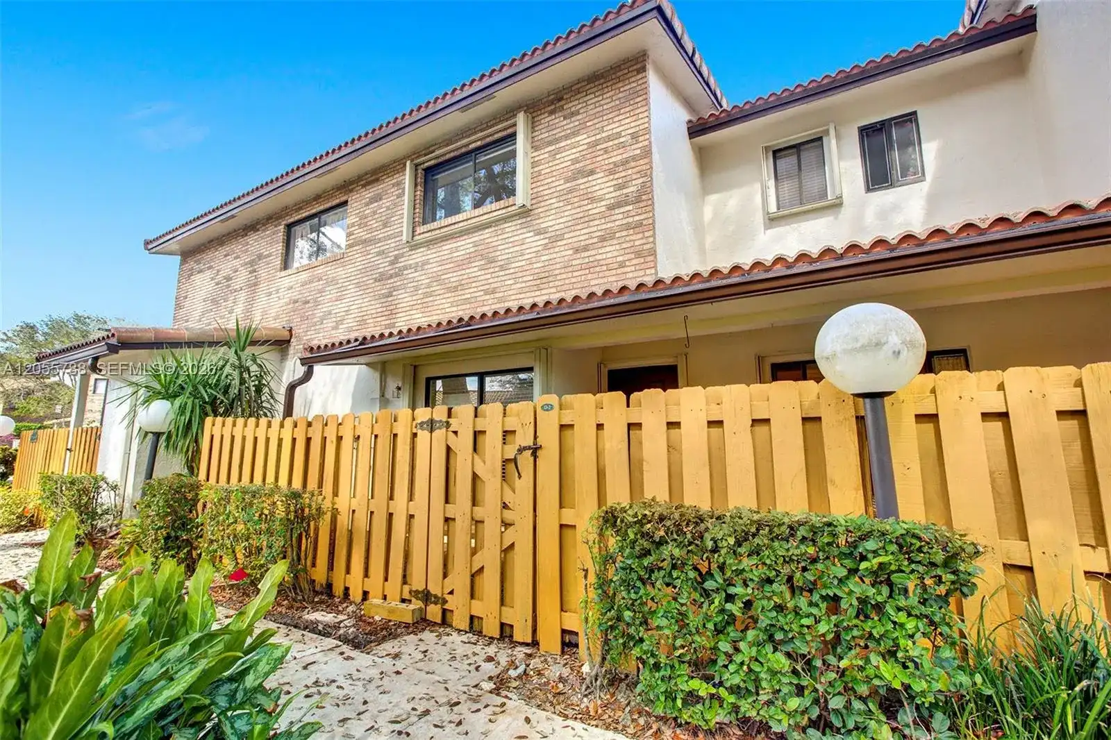 12471 NW 3 St # D2, Plantation FL 33325