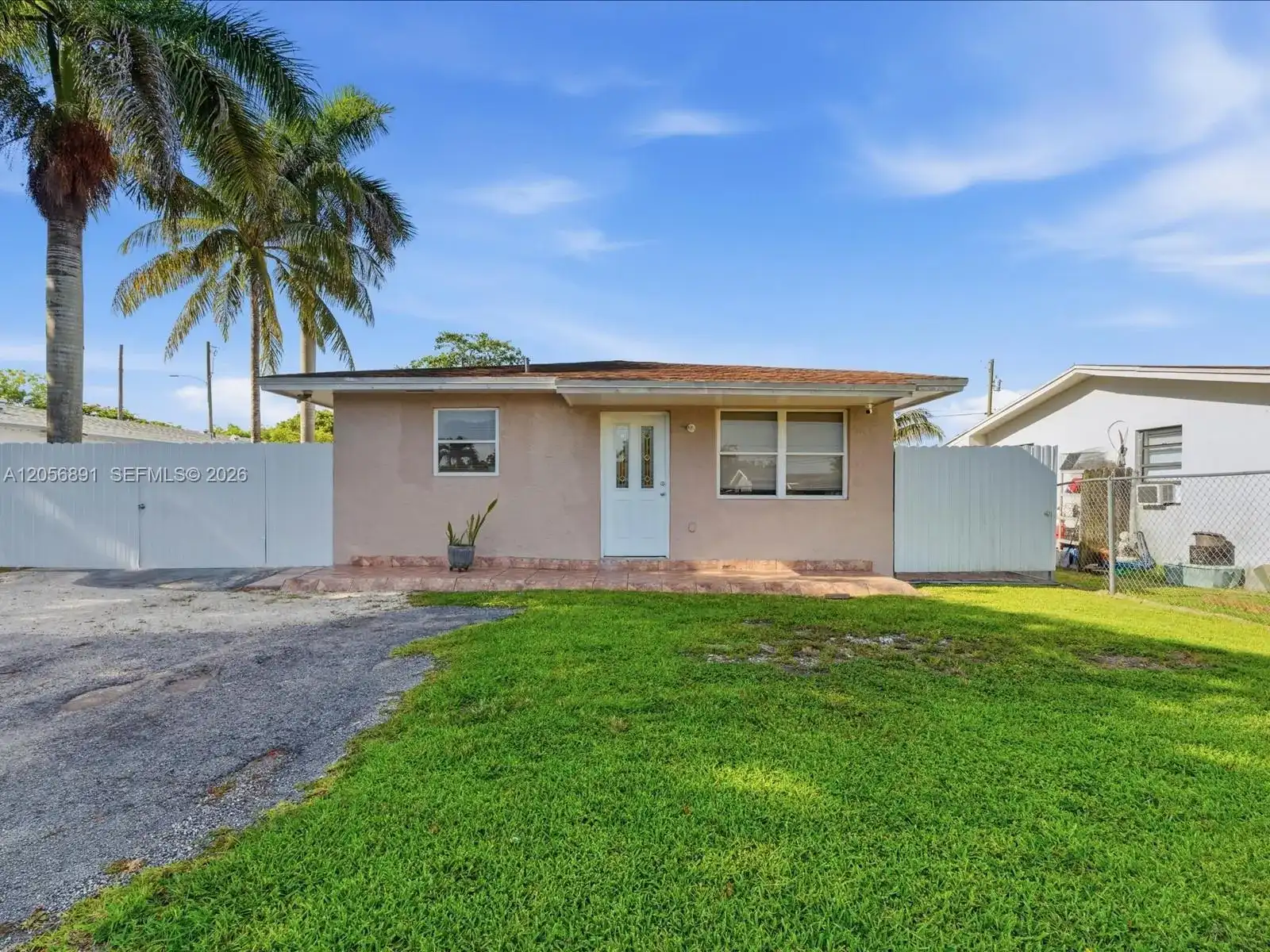 827 SW 3rd St, Florida City FL 33034