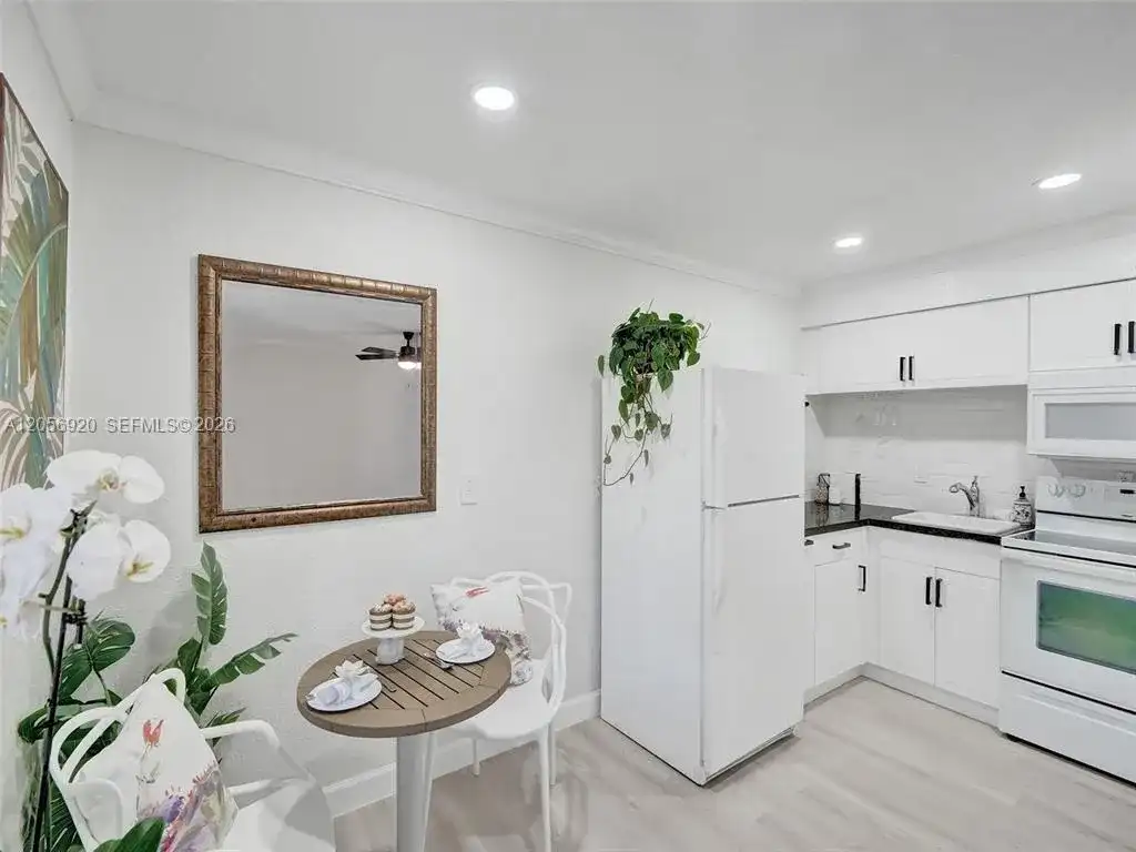 1808 NE 11th Ave # 1, Fort Lauderdale FL 33305