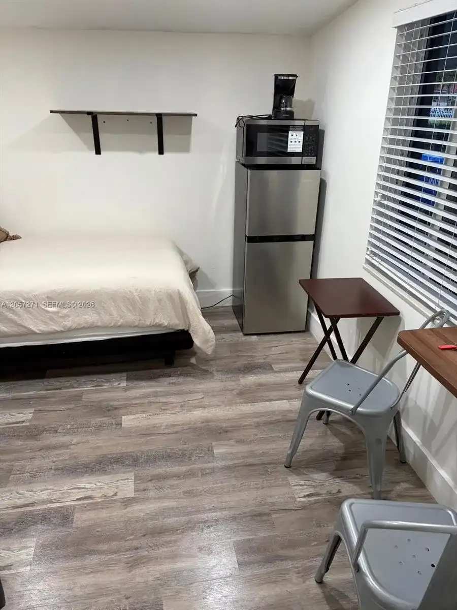 840 NE 159th St # 1, North Miami Beach FL 33162