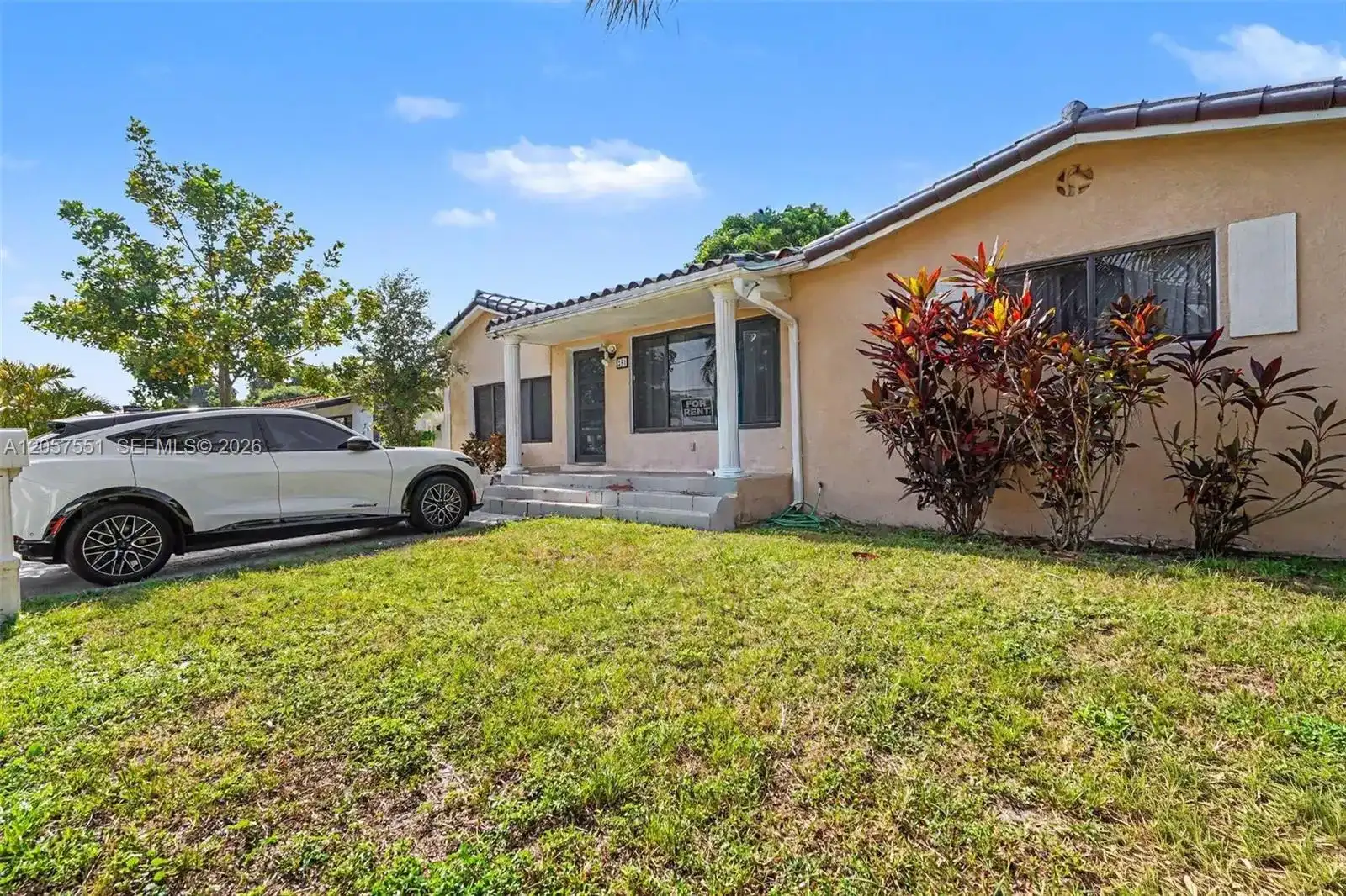 281 NE 169th St, North Miami Beach FL 33162