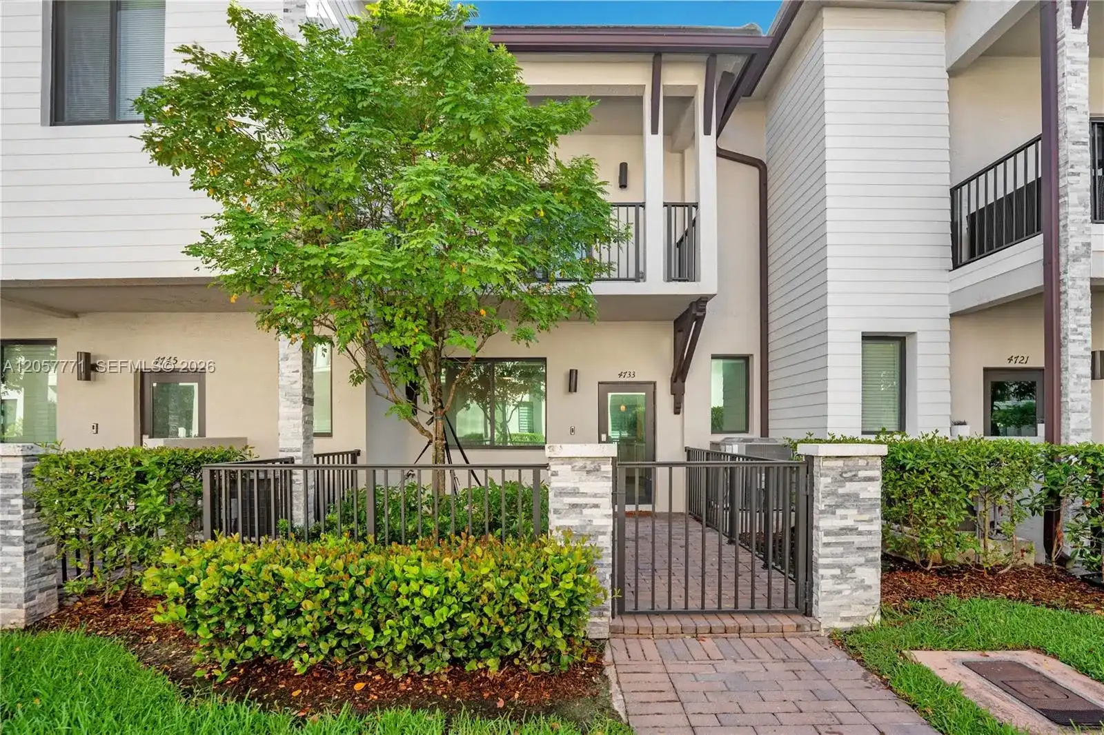 4733 NW 83rd Pkwy, Doral FL 33166