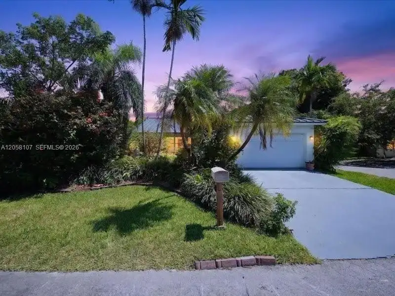 8514 SW 209th Ln, Cutler Bay FL 33189
