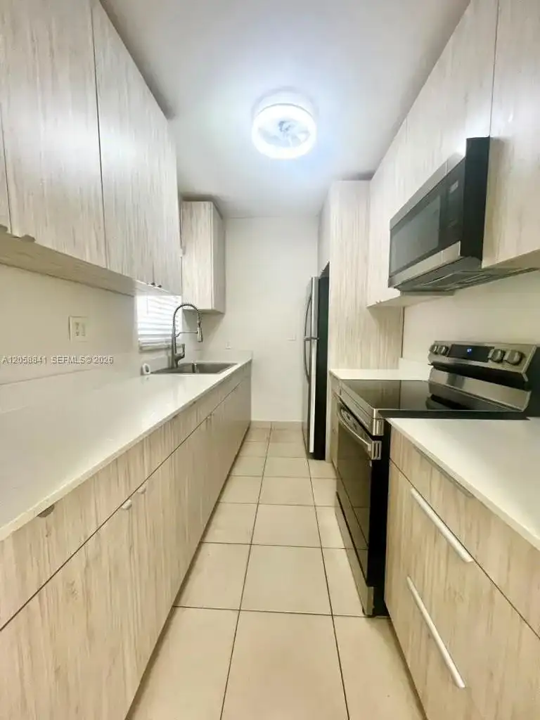 1679 NE 176 ST, North Miami Beach FL 33162