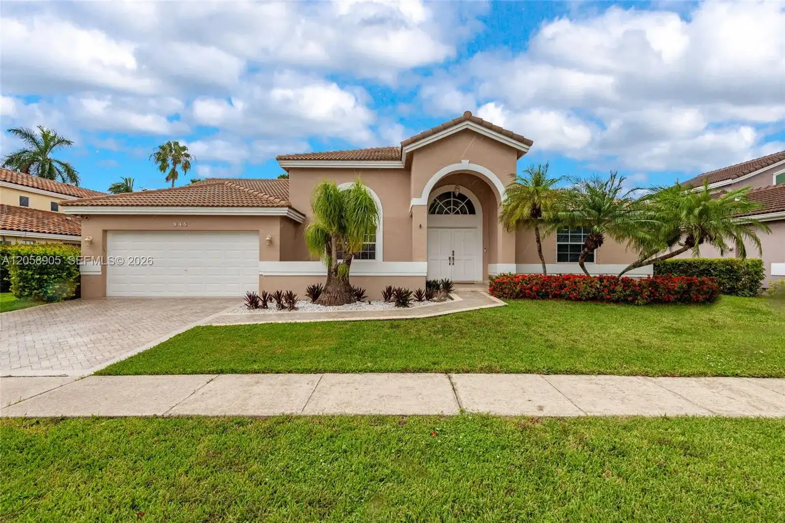 945 NW 202nd Ave, Pembroke Pines FL 33029