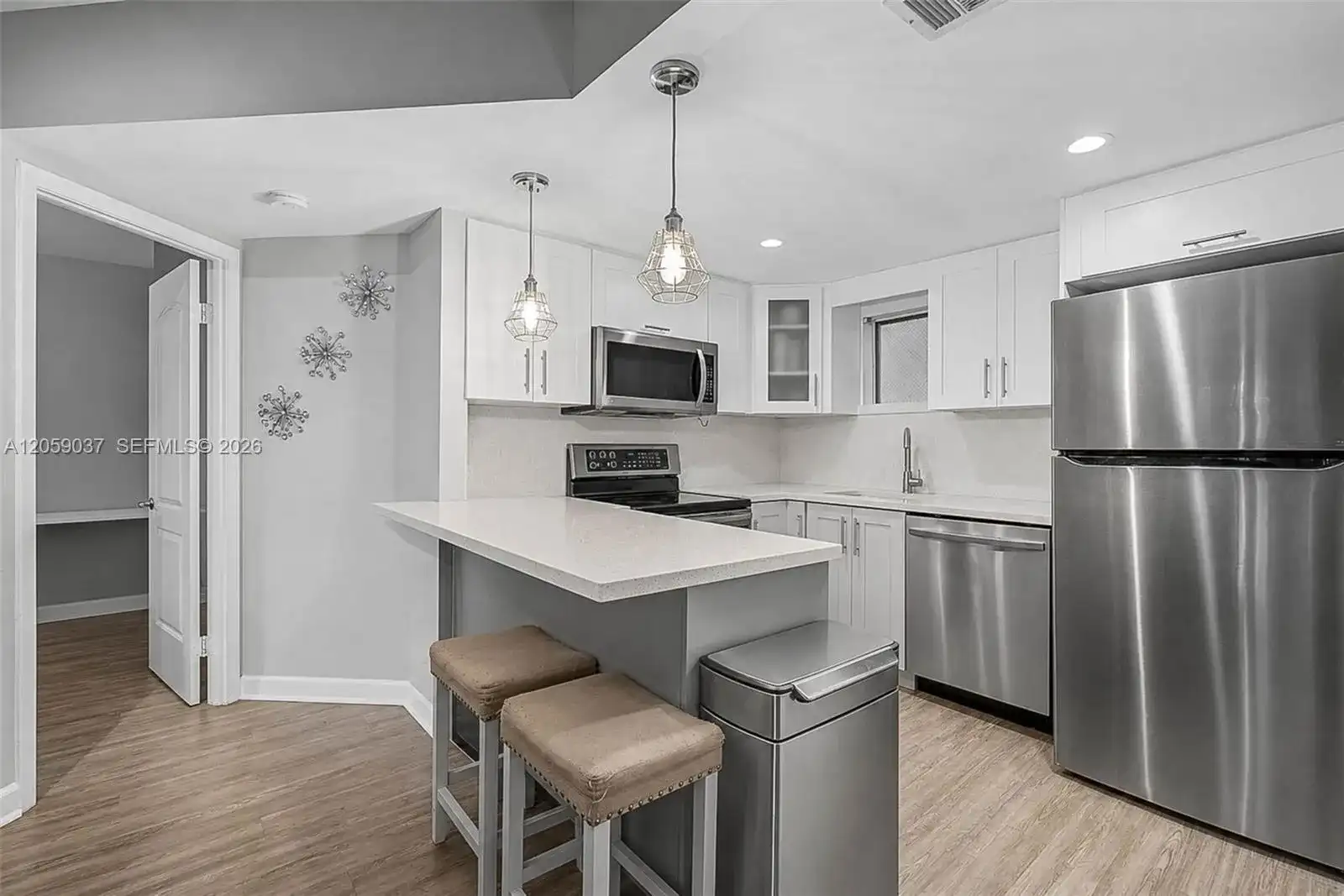 8290 Lake Dr # 538, Doral FL 33166