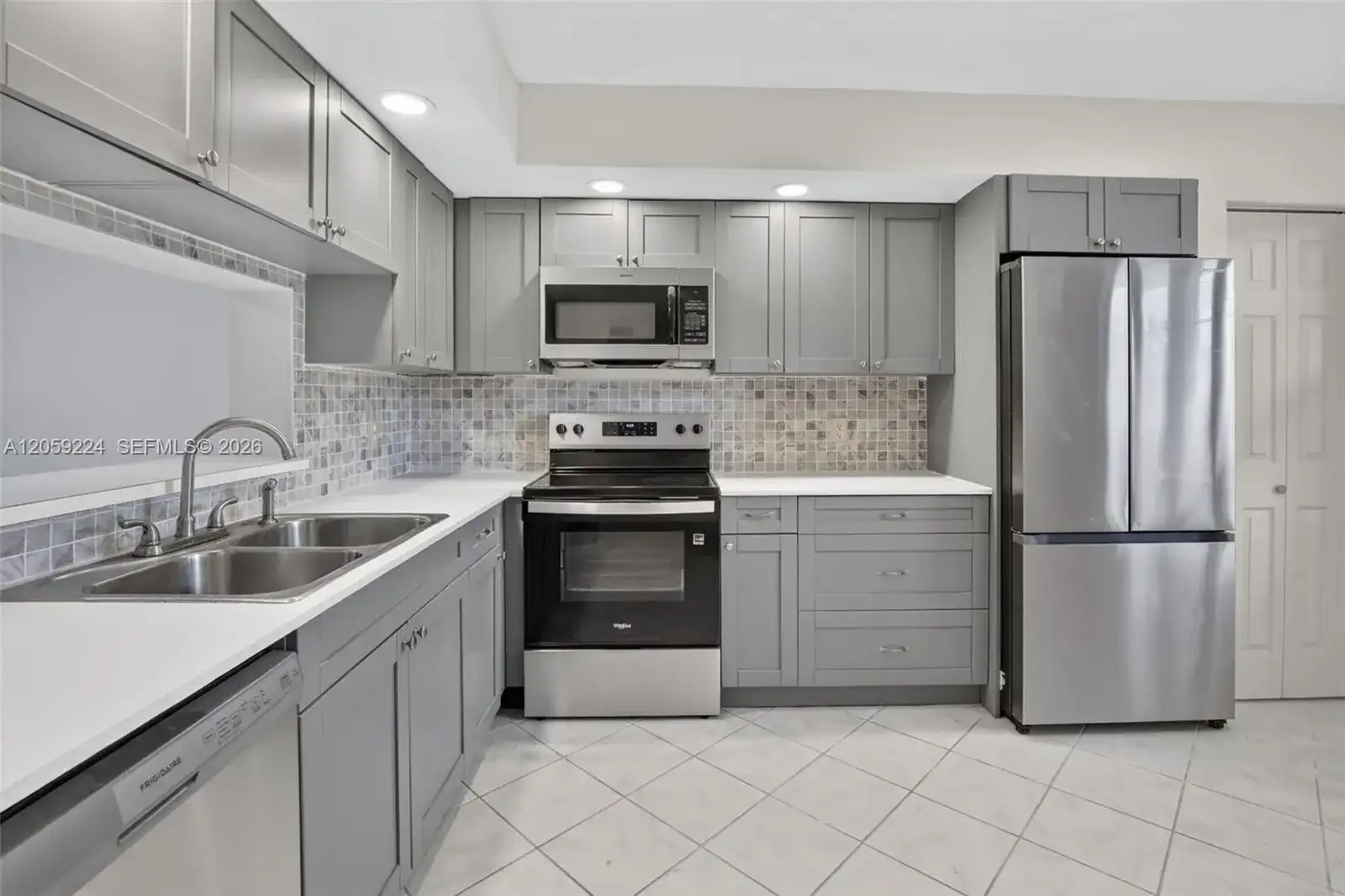 12800 SW 7th CT, # 306G, Pembroke Pines FL 33027