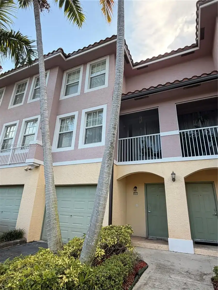 6398 W Sample Rd # 6398, Coral Springs FL 33067