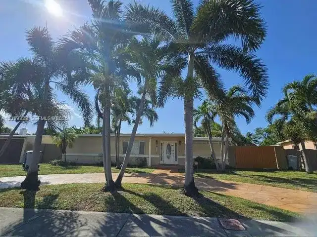 1732 NE 50th St, Pompano Beach FL 33064
