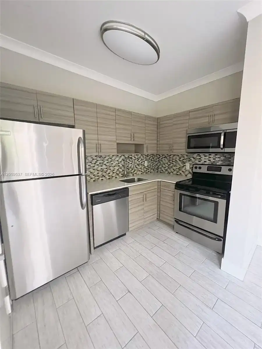115 Menores Ave # 12, Coral Gables FL 33134