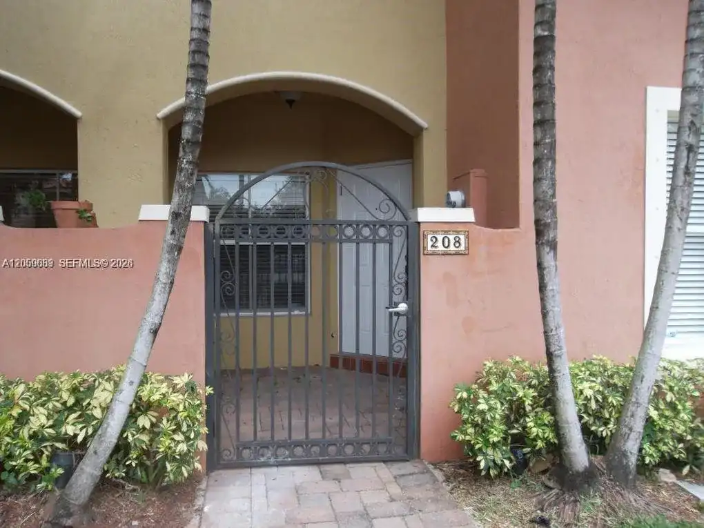 208 Lake Monterey Cir, Boynton Beach FL 33426