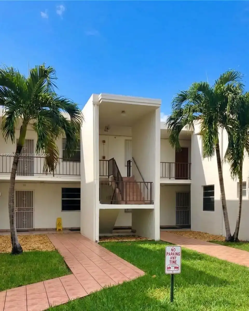 8990 SW 24th St # 19, Miami FL 33165