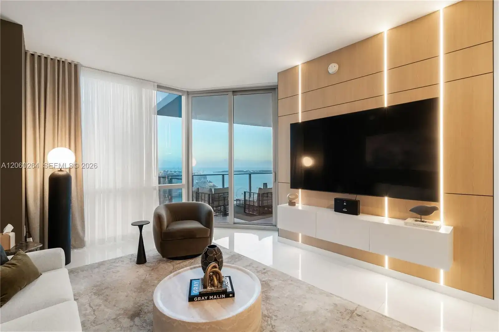 851 NE 1st Ave # 4207, Miami FL 33132
