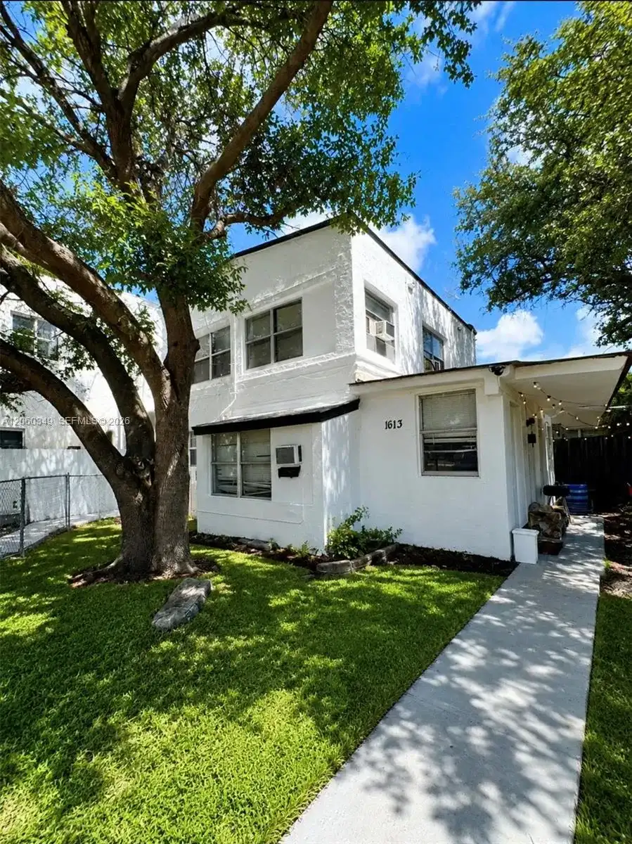 1613-1615 NW 45th St, Miami FL 33142