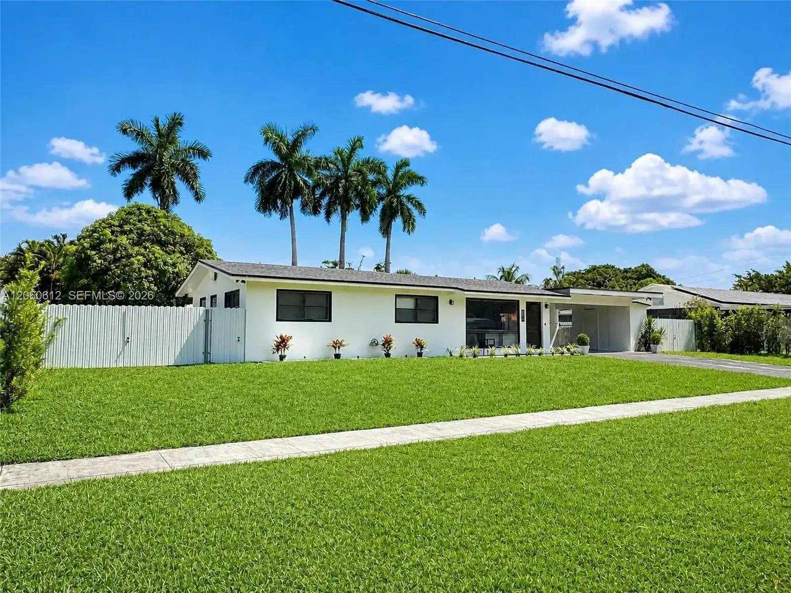 6601 NW 9th St, Plantation FL 33317