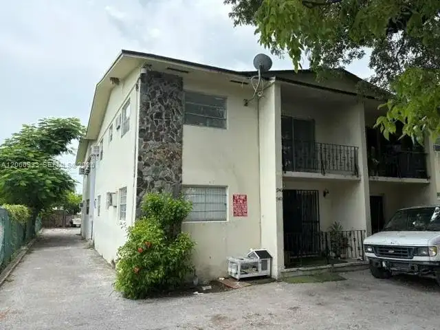 1940 NW 30th St # 6, Miami FL 33142