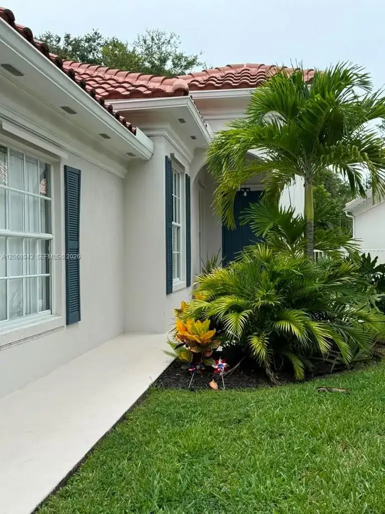 2008 Valencia Dr, Delray Beach FL 33445