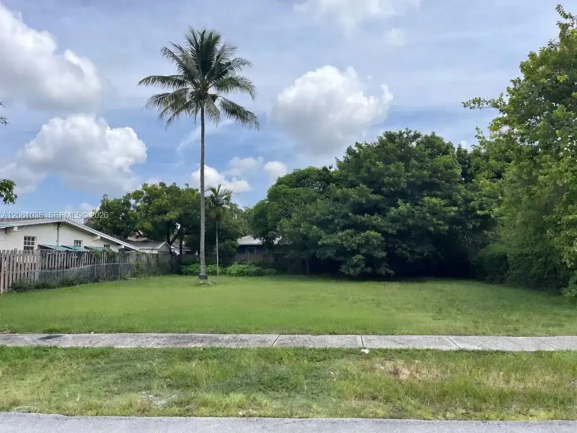 363 NE 173 St, North Miami Beach FL 33162