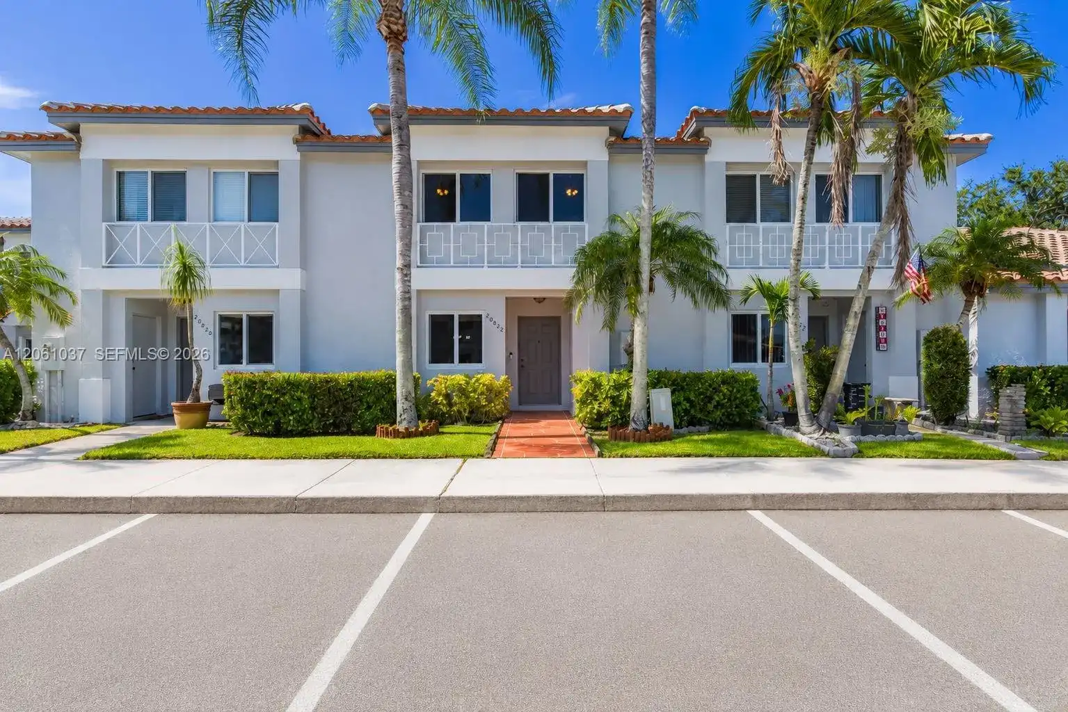 20822 NW 2nd St, Pembroke Pines FL 33029