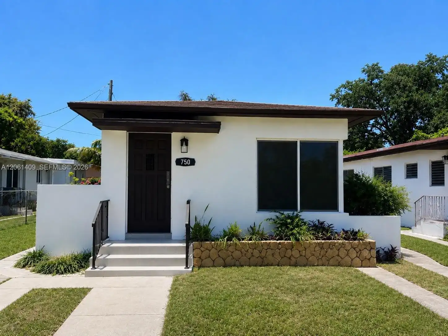 750-752 NW 52nd St, Miami FL 33127