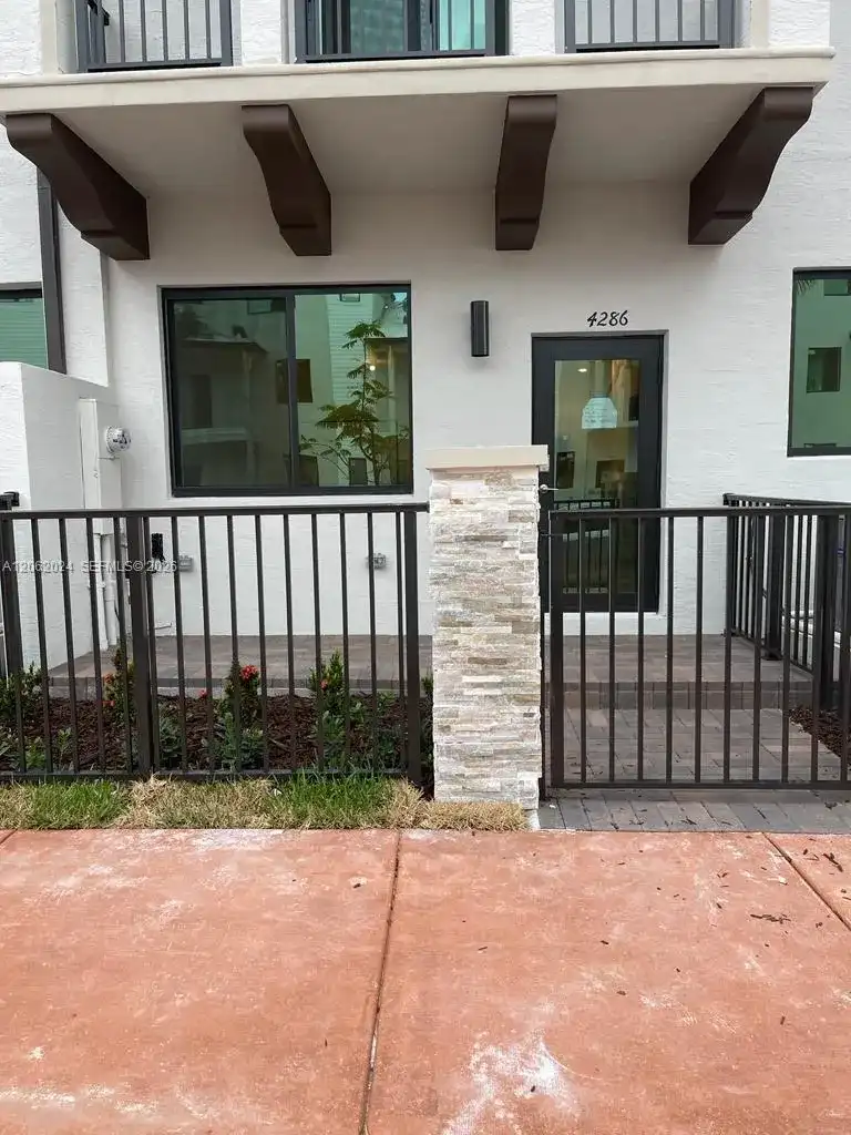 4286 NW 83rd Ave # 0, Doral FL 33166