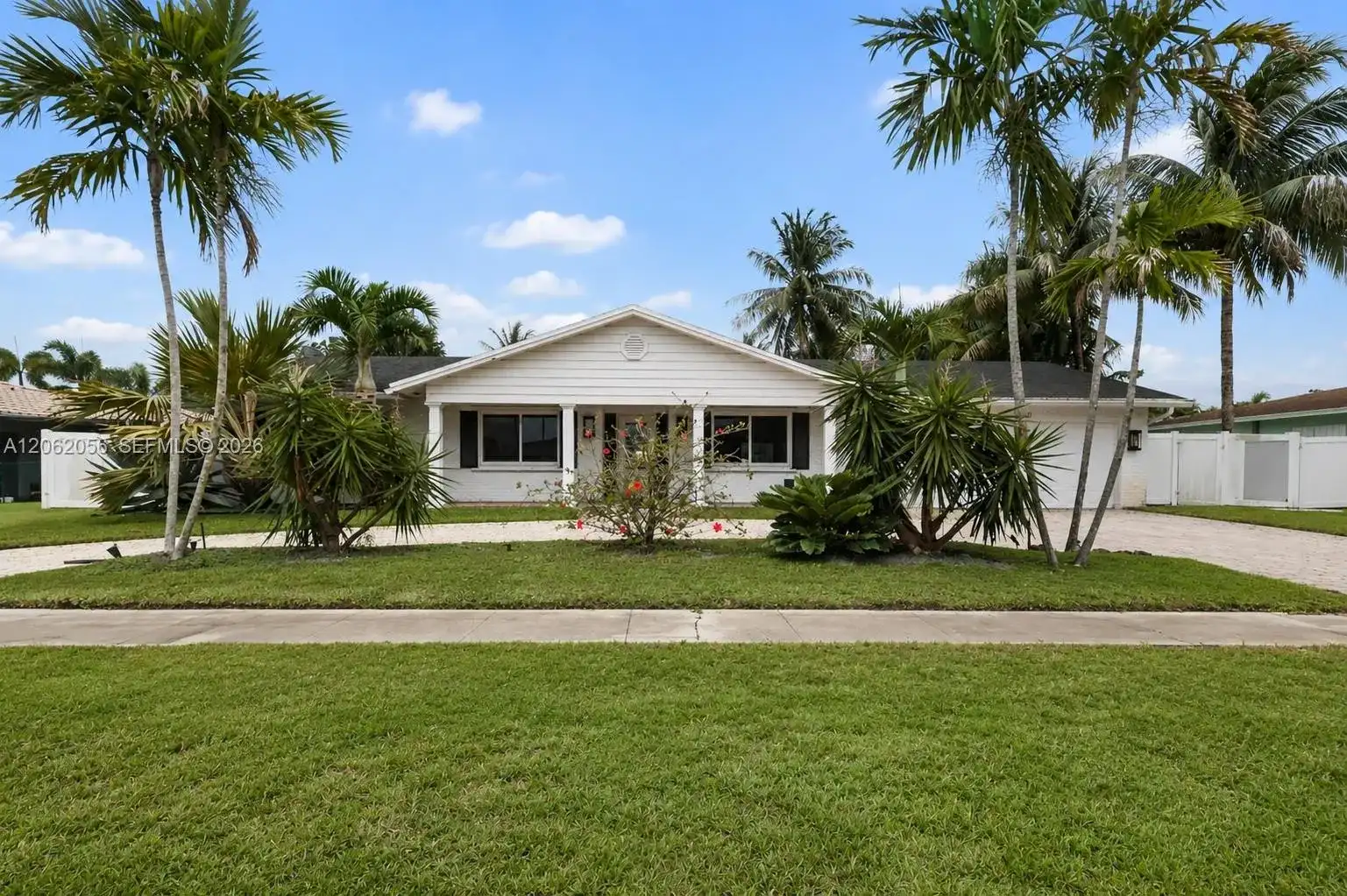 6000 SW 17th St, Plantation FL 33317