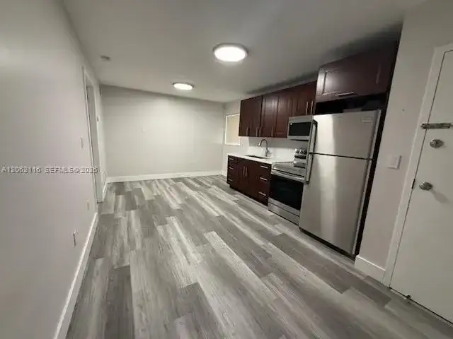 25 W 4th St # 103, Hialeah FL 33010