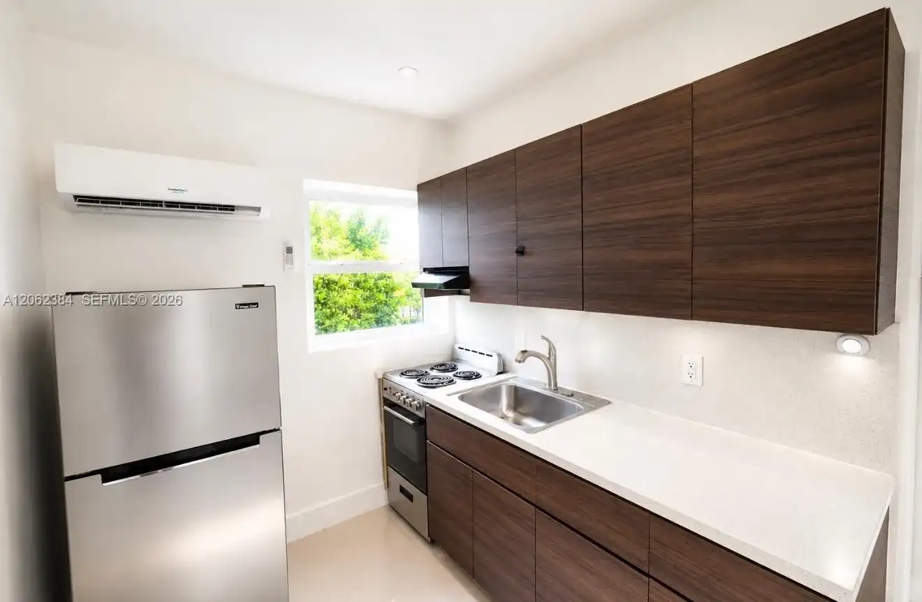 551 NE 61st St # 3, Miami FL 33137
