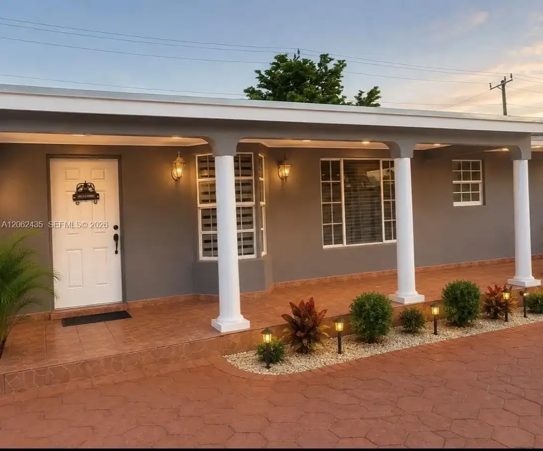 4761 NW 190th St, Miami Gardens FL 33055