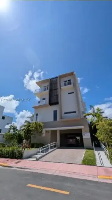 816 84th St # 2, Miami Beach FL 33141