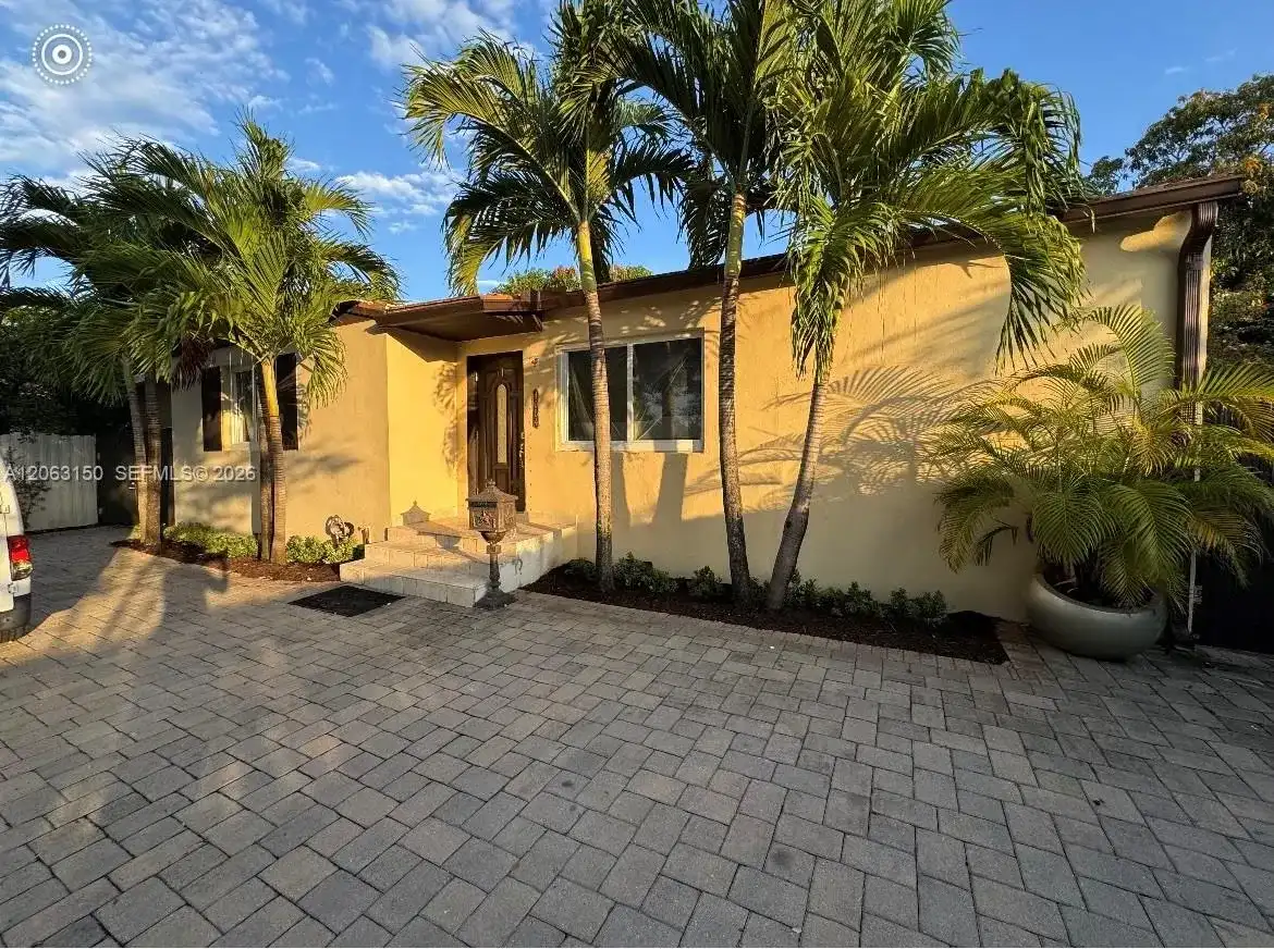 4064 NW 4th Ter, Miami FL 33126