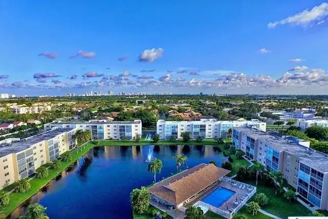 414 SE 10th St # 103, Dania Beach FL 33004
