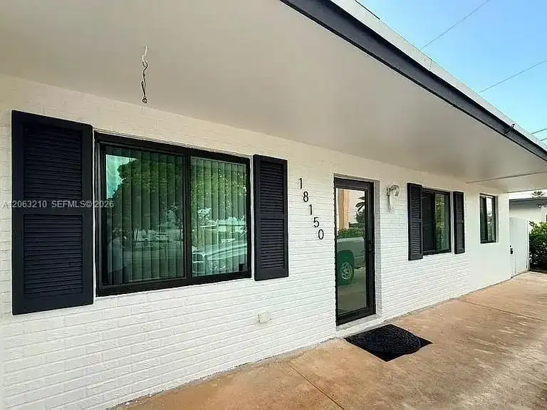 18150 NW 82nd Ave, Hialeah FL 33015