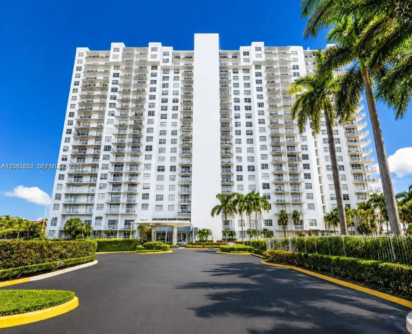 2801 NE 183rd St # 508W, Aventura FL 33160