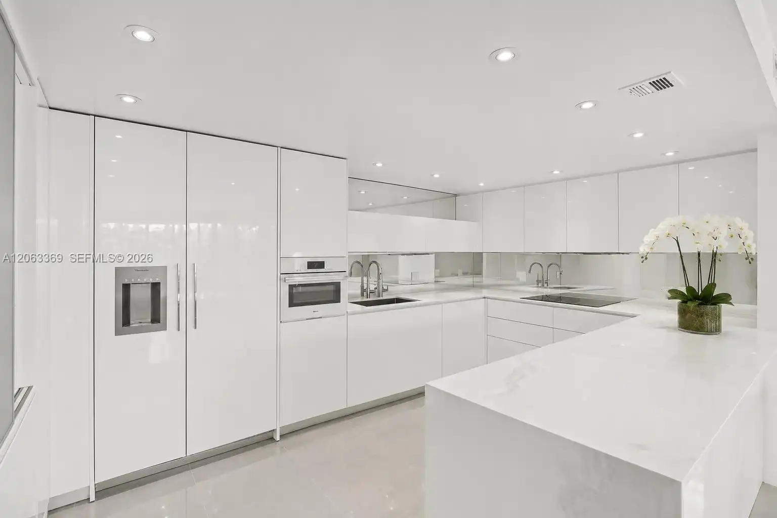 155 Ocean Lane Dr # 208, Key Biscayne FL 33149