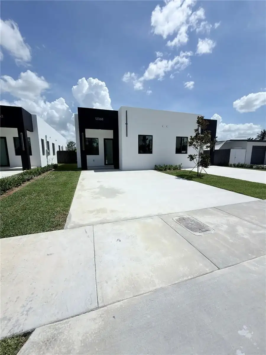 12368 SW 219th St, Miami FL 33170