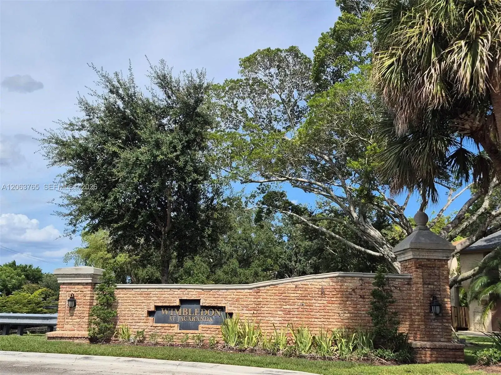 214 Wimbledon Lake Dr # 57, Plantation FL 33324