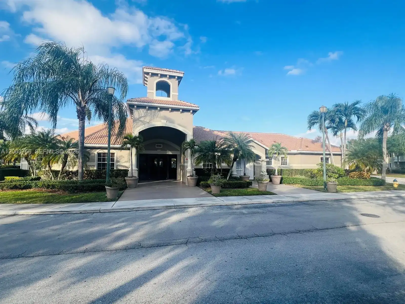 5045 Wiles Rd # 201, Coconut Creek FL 33073