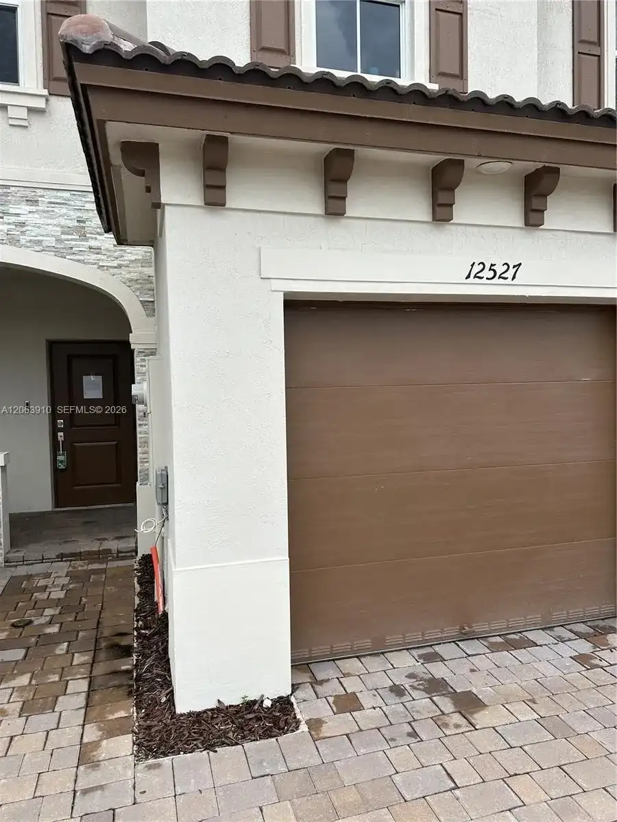 12527 NW 24 AVE # 12527, Miami FL 33167