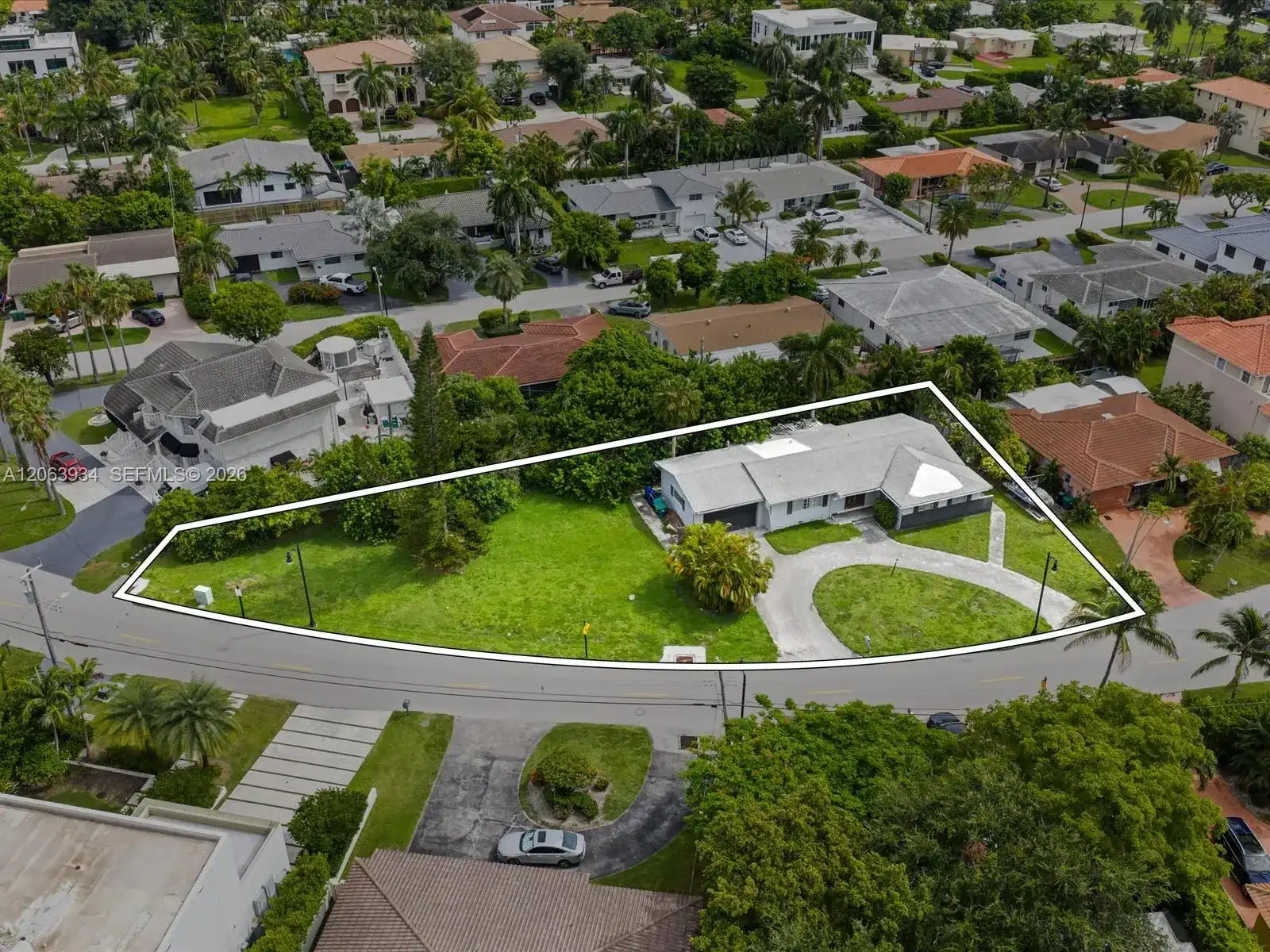 301 186th St, Sunny Isles Beach FL 33160