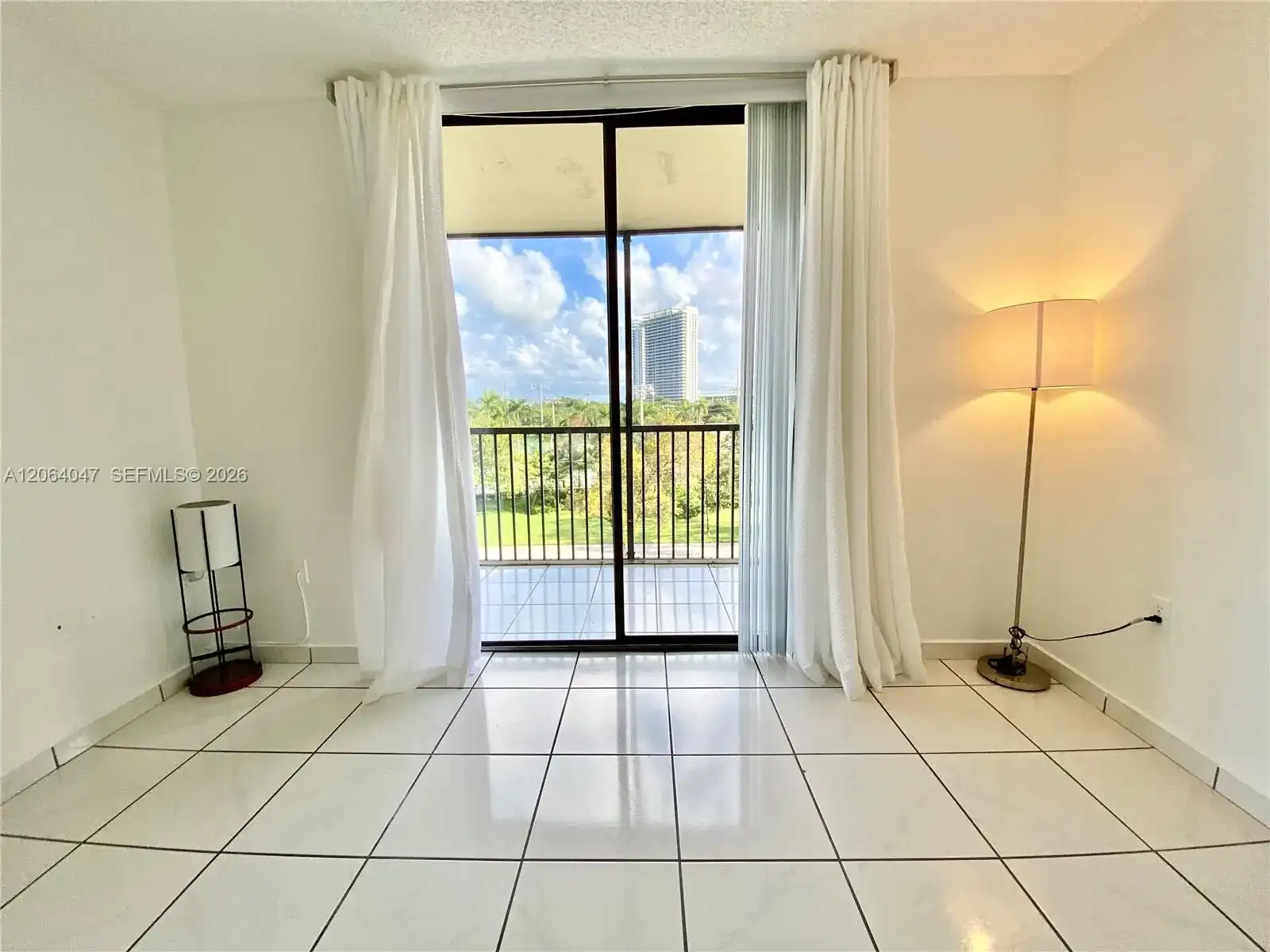16950 DIXIE # A536, North Miami Beach FL 33160