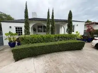 2451 SW 25th St, Miami FL 33133