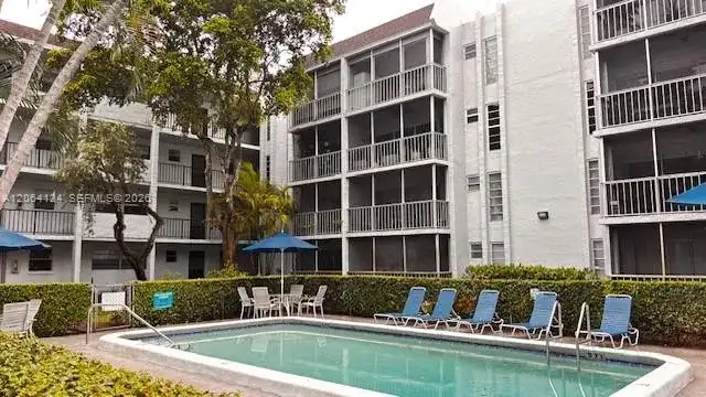 483 N Pine Island Rd # C305, Plantation FL 33324