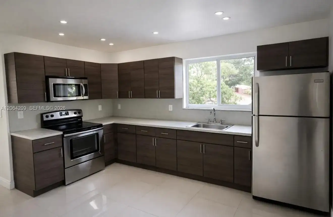 552 NE 61st St # 4, Miami FL 33137