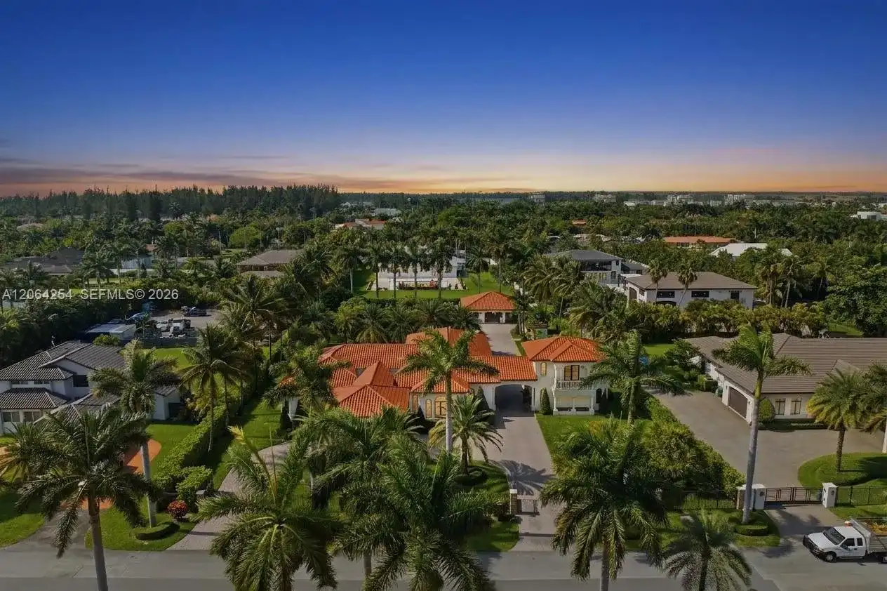 10181 NW 131st St, Hialeah Gardens FL 33018