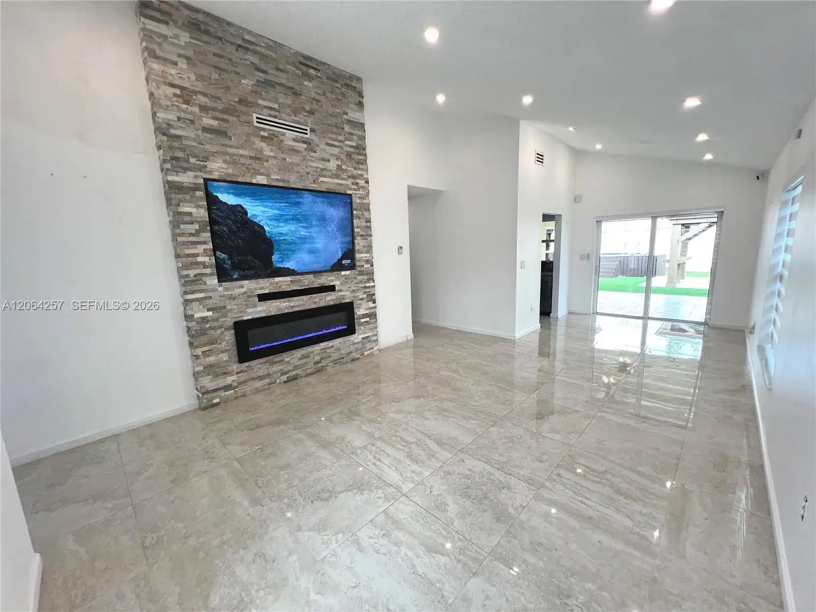 955 NW 106th Ave Cir, Miami FL 33172