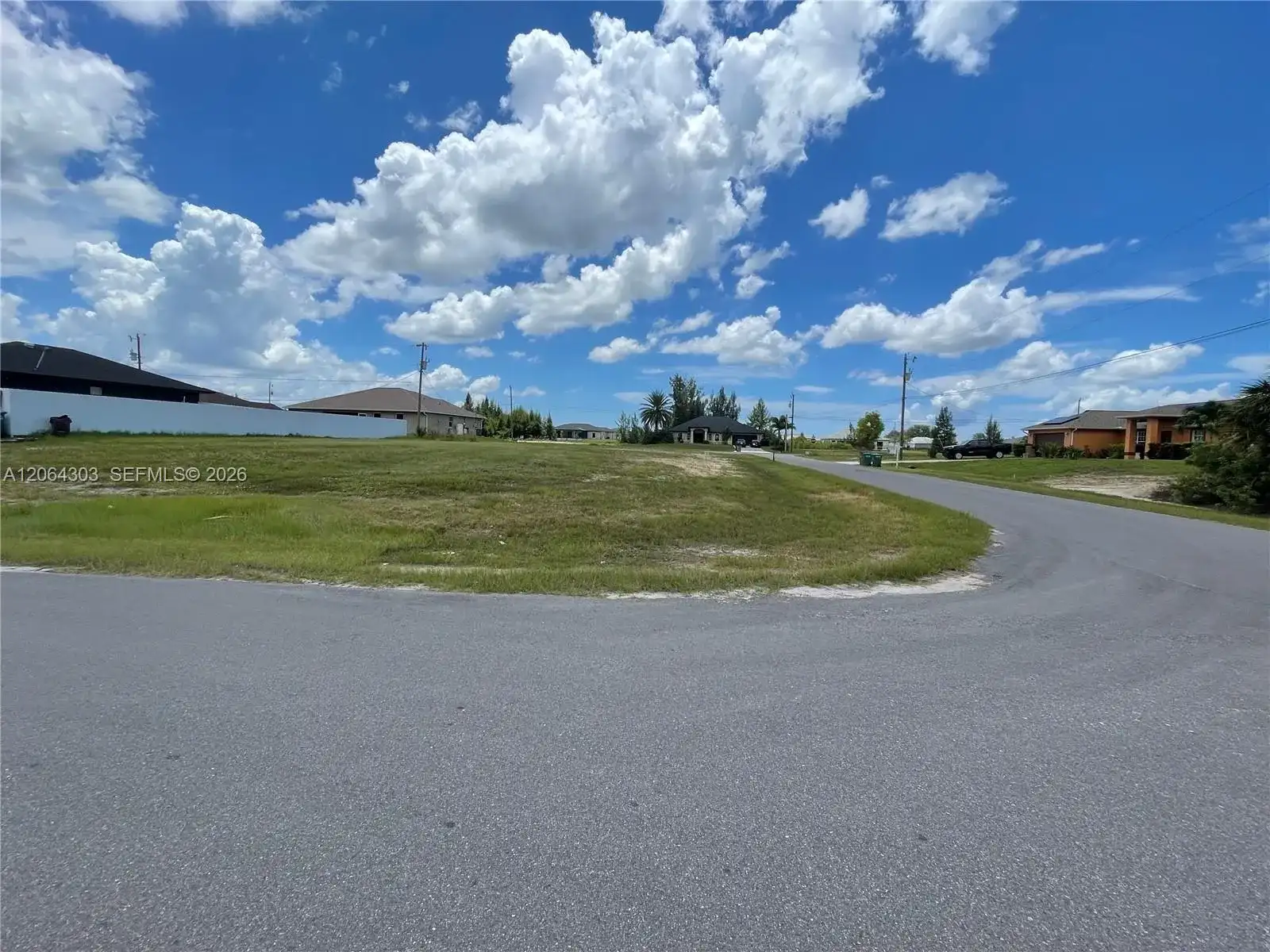 216 NE 9th Terr, Cape Coral FL 33909